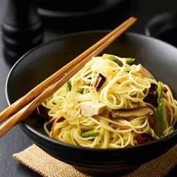 ผัดหมี่ฮ่องกงหมู