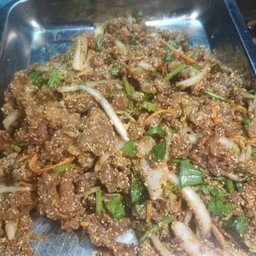 ข้าวเหนียวยำไก่แซ่บ