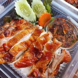 ไข่เจียว-หมูกรอบ