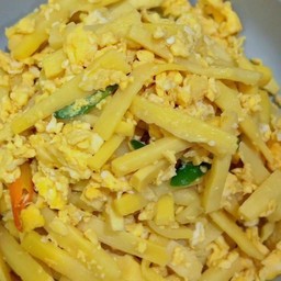 ผัดหน่อไม้ใส่ไข่(เป็นกับข้าว