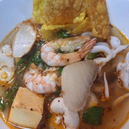 ก๋วยเตี๋ยวต้มยำทะเลน้ำใส