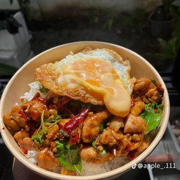 ข้าวกระเพราไก่ไม่รวมไข่ดาว