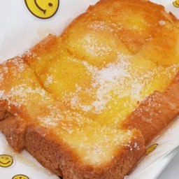 ขนมปังปิ้งเนยน้ำตาล