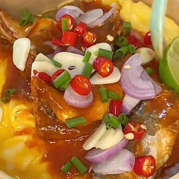 ข้าวไข่ข้นปลากระป๋อง