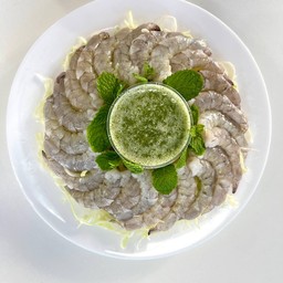 กุ้งแช่น้ำปลากวน ขนาดจัมโบ้  กุ้ง 500 กรัม 20-22 ตัว  ในเซ็ต มีผัก น้ำจิ้มซีฟู๊ด และหอมเจียวให้ค่ะ ทานได้3-4ท่าน