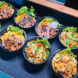 ข้าวไข่ข้นห่อหมกทะเล ข้าวหน้าไก่เทอริยากิ ข้าวกระเพราพริกแห้ง