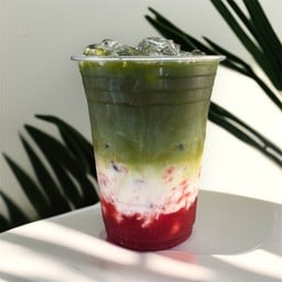 ชาเขียวนมสด สตรอว์เบอร์รี