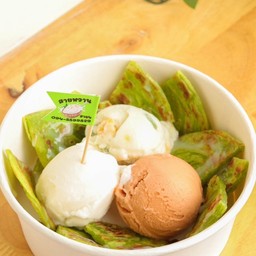 ไอศกรีม + โรตี ใบเตย