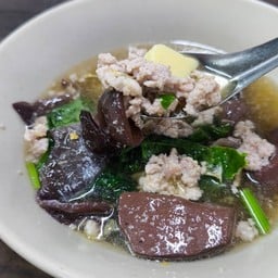 ร้านต้มเลือดหมูนายพัน