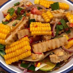 ยำข้าวโพดหมูยอ