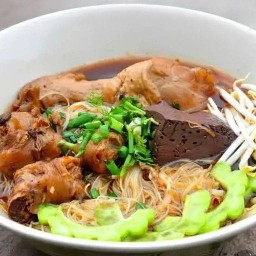 ก๊วยเตี๋ยวไก่มะระเจ๊ปาน