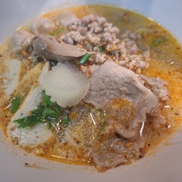 ก๋วยเตี๋ยวต้มยำหมู น้ำข้น