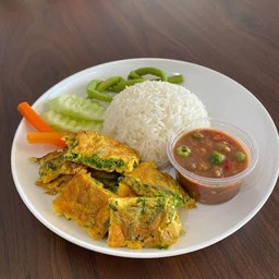 ข้าวน้ำพลิกกะปิไข่ชะอม