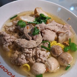 ก๋วยเตี๋ยวหมู น้ำใส