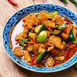 ข้าวผัดพริกแกงหมู,ไก่