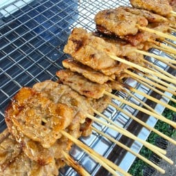 ไก่ย่าง &หมูปิ้ง (ตลาดค่ายสุรสีห์)