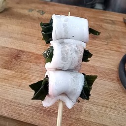 (ย่าง) สามชั้นพันสาหร่ายวากาเมะ