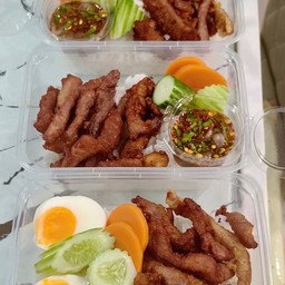 หมูทอดขีดละ50บาท