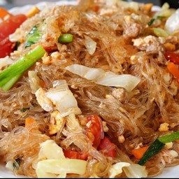 วุ้นเส้นผัดไข่ใส่หมูสับ