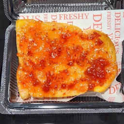 ขนมปังแยมสตอเบอร์รี่