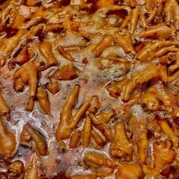 ก๋วยเตี๋ยวไก่ตุ๋นมหานิยมอารีย์ อารีย์