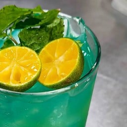 มะปี๊ดบลูคูราโซ่โซดา