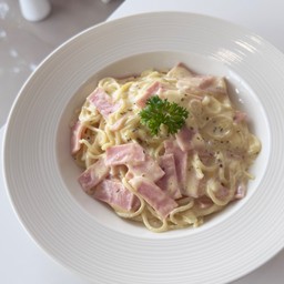 สปาเก็ตตี้คาโบนาร่าแฮม