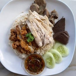 ข้าวมันไก่น้องฟูจิ