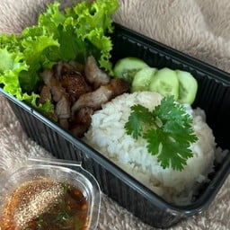 ข้าวหน้าหมูย่าง น้ำจิิ้มแจ่ว