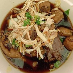 ก๋วยเตี๋ยวไก่ เนื้อ,ข้อ,ตีนไก่,เลือด