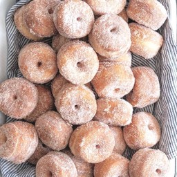 โดนัทจิ๋วนมสด 7 ชิ้น