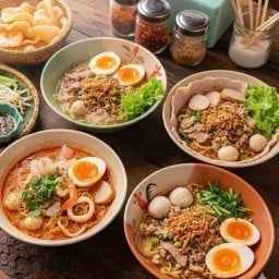 ฟิน ก๋วยเตี๋ยวต้มยำ ( มีเส้น มีแซ่บ ) บิ้กซ้ง  พระราม2