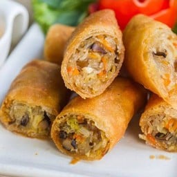 ปอเปี๊ยะทอดวุ้นเส้นไก่สับทรงเครื่อง