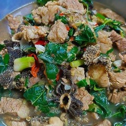 ผัดเนื้อพรานป่า by วารีกุญชร Tattoo Studio