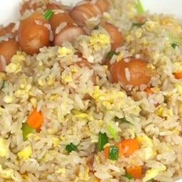 ข้าวผัดไข่ ไส้กรอก