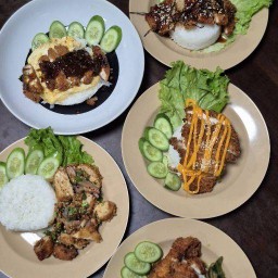 ข้าวไก่กรอบฮาลาล ประชาอุทิศ54