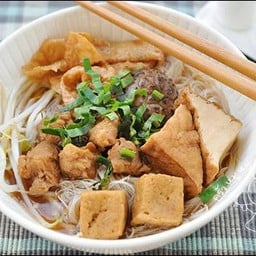 ก๋วยเตี๋ยวม่าเกียว