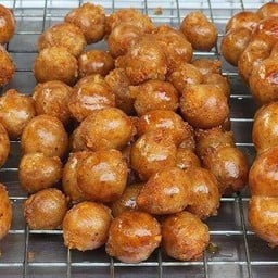 เก๋ ลูกชิ้นทอด ไส้กรอกอีสาน