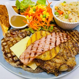 สเต็กพอร์คชอป+ สเต๊กหมูลัคกี้ ชีสเบคอนสับปะรด / ข้าวผัด