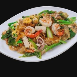 เจ๊แอนราดหน้ายอดผัก