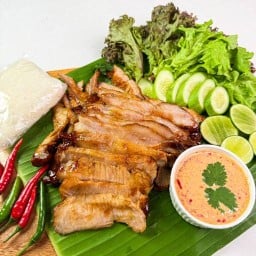 คอหมูย่าง - หมูดูดลิ้น น้ำจิ้มโคตรเด็ด นาคนิวาส 17