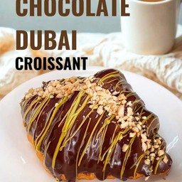 ครัวซองค์ ช็อคโกแลตดูไบ