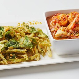 ยำผักบุ้งกรอบ