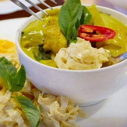 เส้นฟองเต้าหู้แกงเขียวหวาน