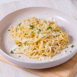 สปาเก็ตตี้สามชีส