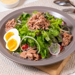 ทูน่าสลัด