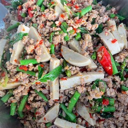 กะเพราหมูสับ + หมูยอ