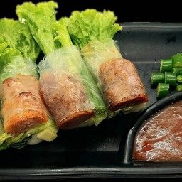 แหนมเนืองโรล 4 คำ