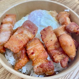 ไข่ข้นสามชั้นหมักซอส