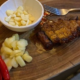 หมูย่างลมร้อน (ครัวกรงหมี)